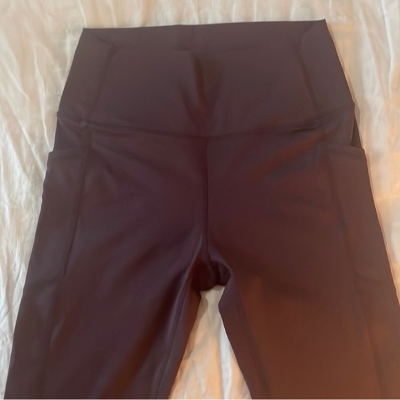 Zyia Wine Brilliant Pocket Hi-Rise Capri Leggings 20” sz 8-10 - Picture 4 of 6